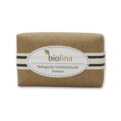Biolina Schafmilchseife 100g verpackt mit braunem Papier und Dekoband gestreift, Jeunesse 
