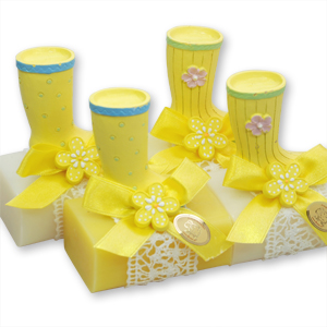 Sheep milk soap 100g, decorated with a garden boot, Classic/grapefruit 