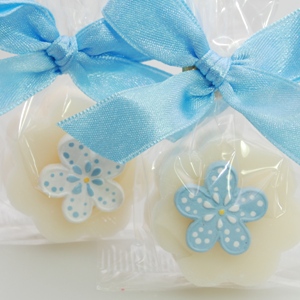 Sheep milk flower soap 20g, decorated with a flower in a cellophane, Classic 