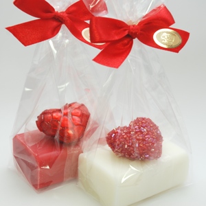 Schafmilchseife eckig 100g, dekoriert mit Glitzerherz in Cello, Classic/Rose 