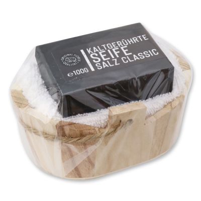 Special cold-stirred soap 100g "Black Edition" with a washing cloth in a wodden basket in a cellophane bag, Salt classic 