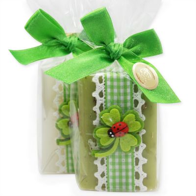 Schafmilchseife eckig 100g dekoriert mit Kleeblatt in Cello, Classic/Eisenkraut 