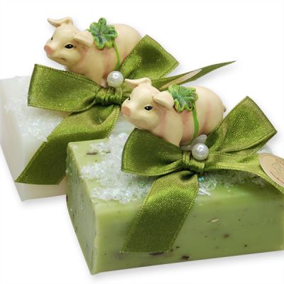 Schafmilchseife eckig 100g dekoriert mit Glücksschwein, Classic/Eisenkraut 