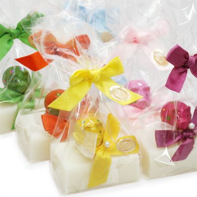 Schafmilchseife eckig 100g dekoriert mit Schwein bunt in Cello, Classic 
