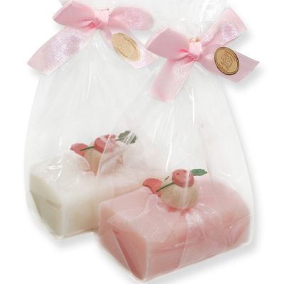 Schafmilchseife eckig 100g dekoriert mit Holzschwein in Cello, Classic/Pfingstrose 