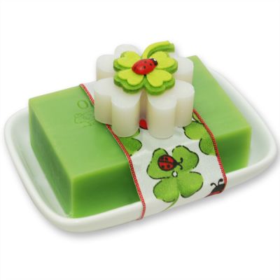 Schafmilchseife eckig 100g auf Seifenschale dekoriert mit Kleeblatt midi 25g Classic, grüner Apfel 