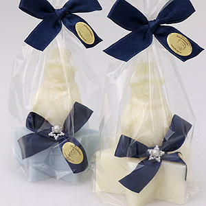 Schafmilchseife Stern 80g, dekoriert mit Seife Schneemann 40g in Cello, Classic/Eisblume 