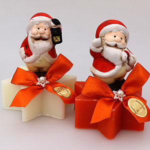 Schafmilchseife Stern 80g dekoriert mit Weihnachtsmann, Classic/Blutorange 