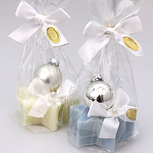 Schafmilchseife Stern klein 80g, dekoriert mit Weihnachtskugel in Cello, Classic/Eisblume 