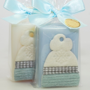 Schafmilchseife eckig 100g, dekoriert mit Filzhaube in Cello, Classic/Eisblume 