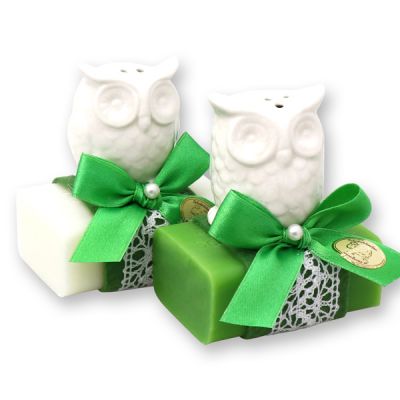 Sheep milk soap 100g, decorated with an owl salt and pepper shaker, Classic/apple 