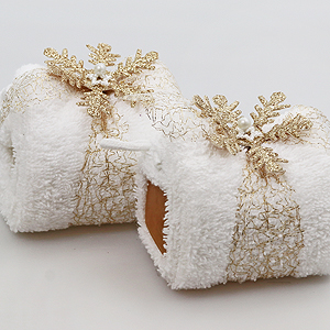 Sheep milk soap 100g, wrapped with a white wash cloth dekoriert with a snowflake, Classic/quince 