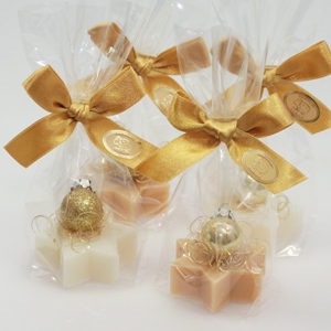 Sheep milk soap star 20g, decorated with a gold glass christmas ball in a cellophane, Classic/quince 