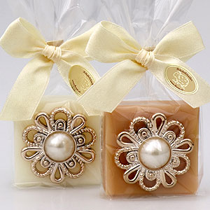 Sheep milk soap 35g, decorated with ornament in a cellophane, Classic/quince 