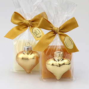 Sheep milk soap 35g, decorated with a gold glass heart in a cellophane, Classic/quince 