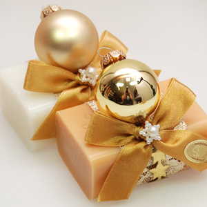 Sheep milk soap 100g, deocrated with a glass christmas ball, Classic/quince 