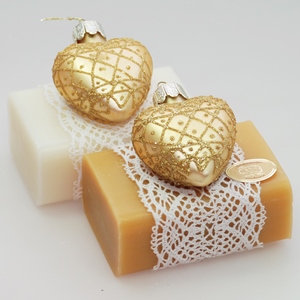 Sheep milk soap 100g, decorated with a gold glass heart, Classic/Quince 